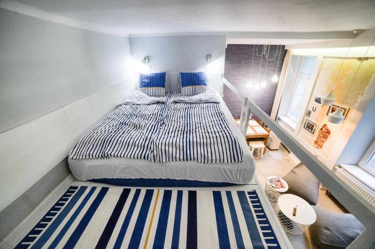 Quiet & Comfortable Old Krakow Apartment Bagian luar foto