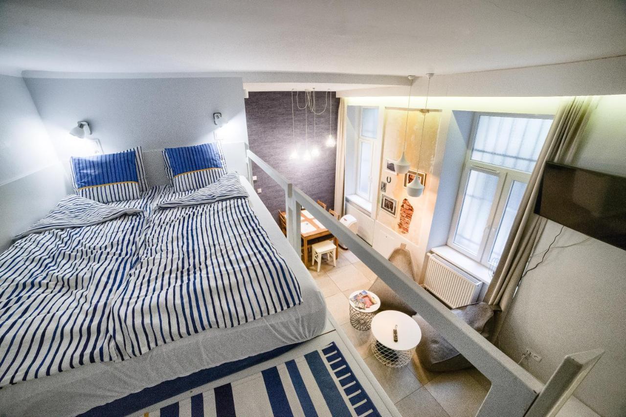Quiet & Comfortable Old Krakow Apartment Bagian luar foto